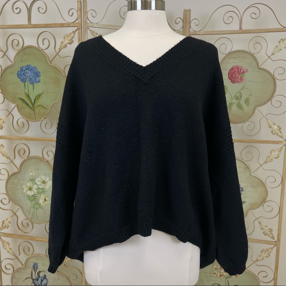 Prologue • V-Neck Pullover Sweater